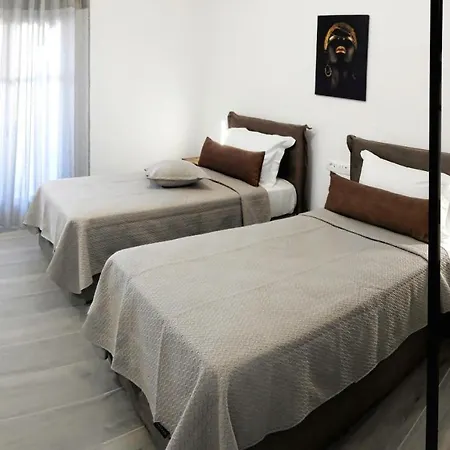 Siderenia Perissa (Santorini)