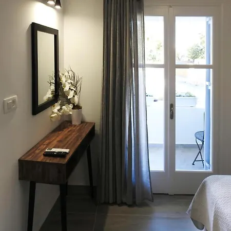 Siderenia Villa Perissa (Santorini)